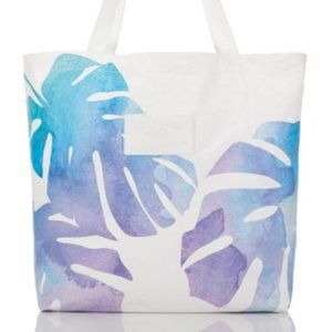 Aloha Collection Monstera Reversible Tote Dawn